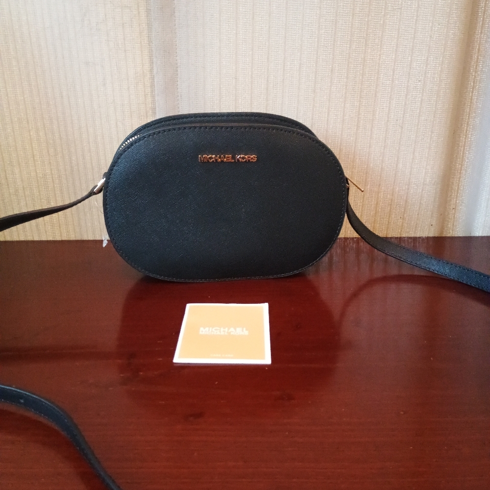 Michael Kors Jet Set Travel Medium Crossbody